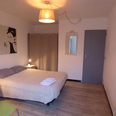 Pillement 1-T2-balcon avec garage privé optionnel-Centre historique et plages à 21km ! Pézenas Exterior foto