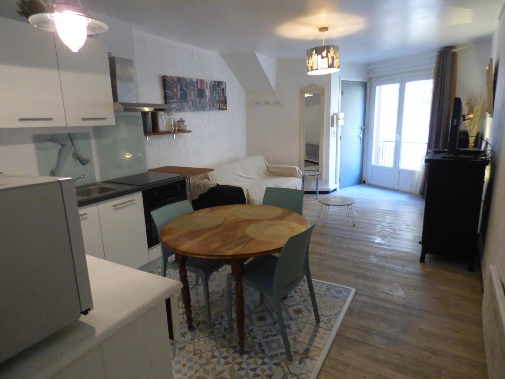 Pillement 1-T2-balcon avec garage privé optionnel-Centre historique et plages à 21km ! Pézenas Exterior foto